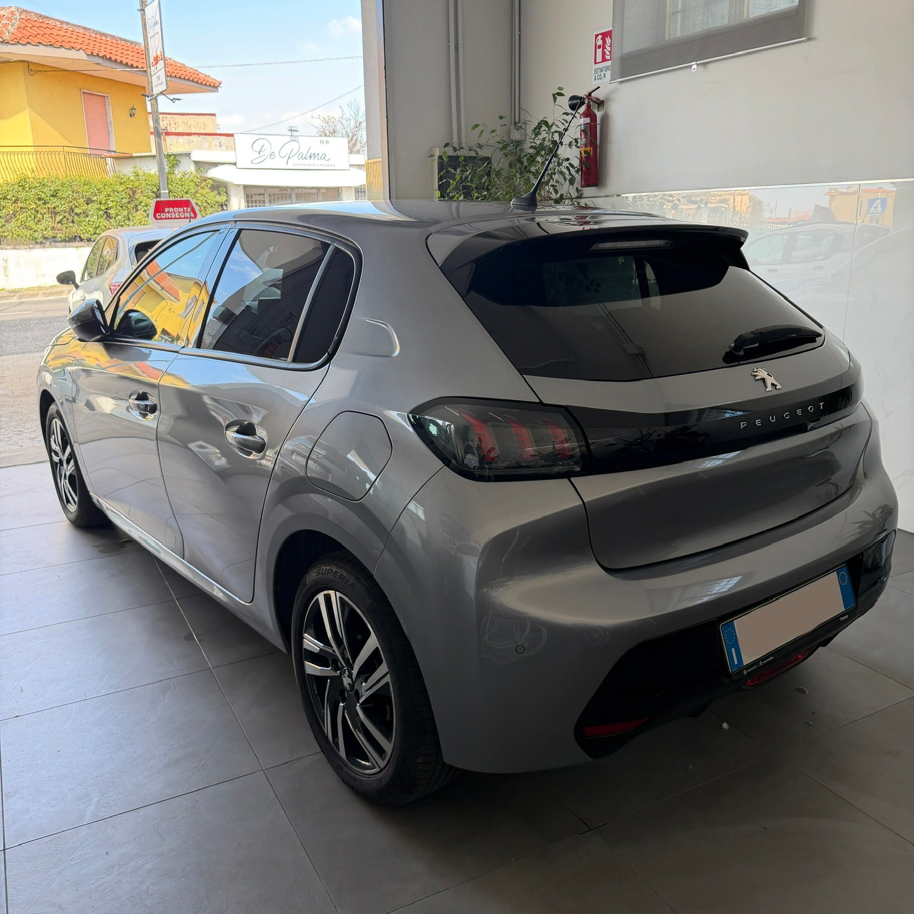Peugeot 208