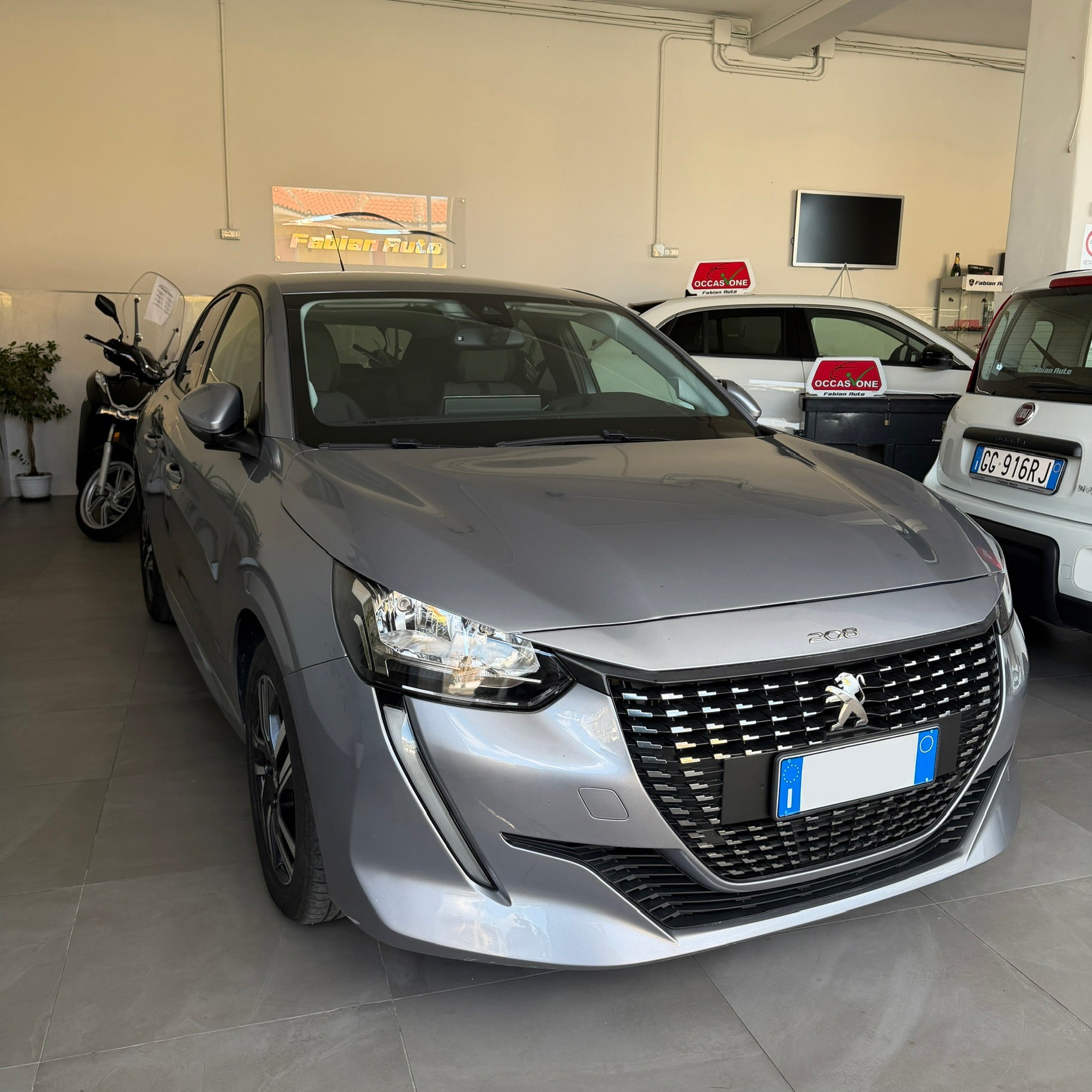 Peugeot 208